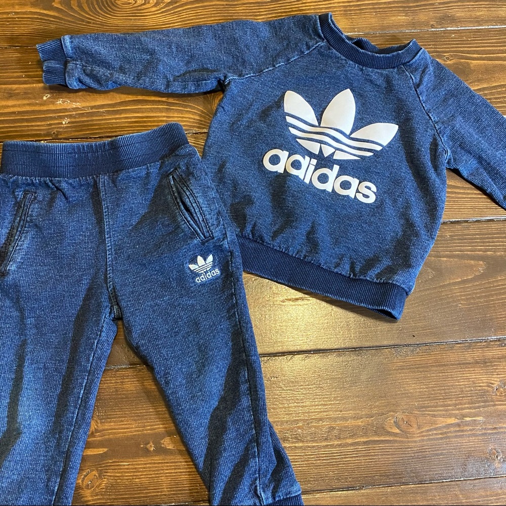 ShipsFREE Adidas Track Suit 2 pieces